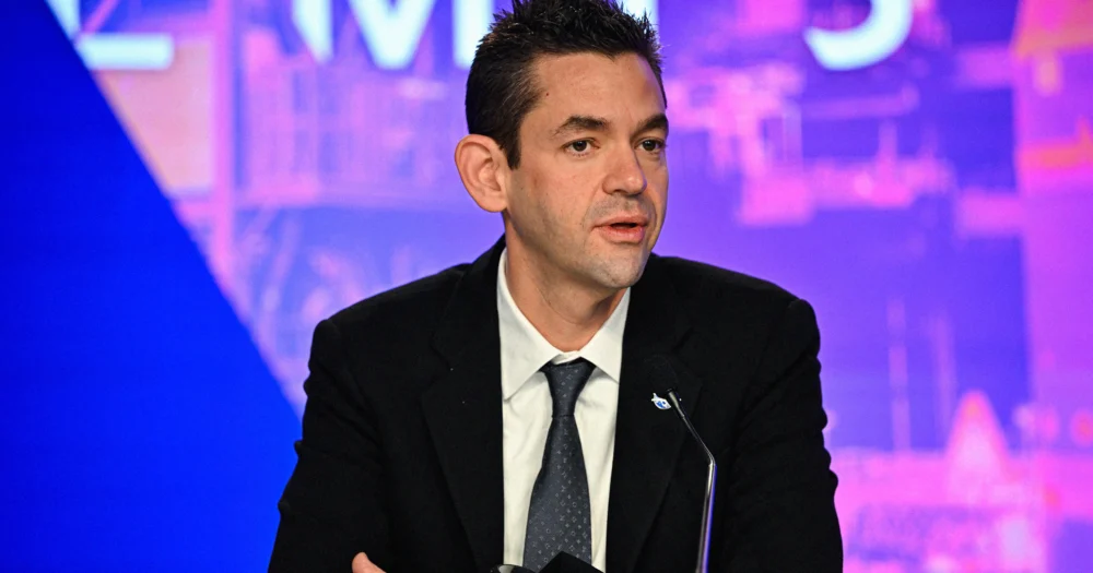 NASA Cancels Moon Landing Mission