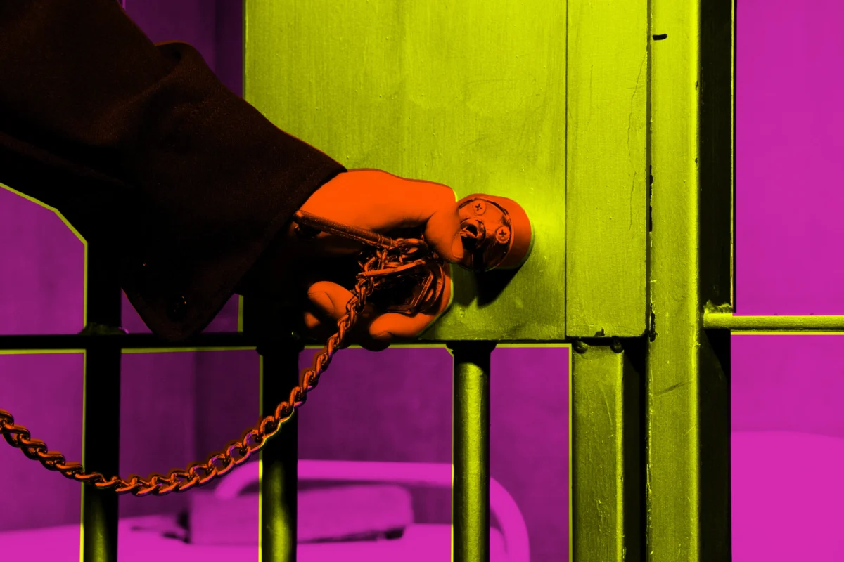 AI Mistake Throws Innocent Grandmother in Jail for Nearly Six Months