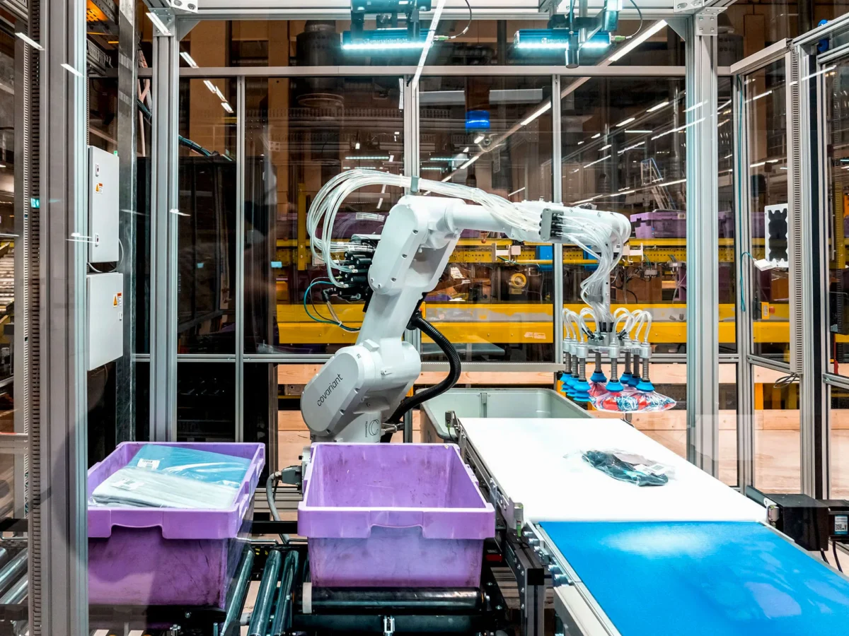 How robots learn: A brief, contemporary history