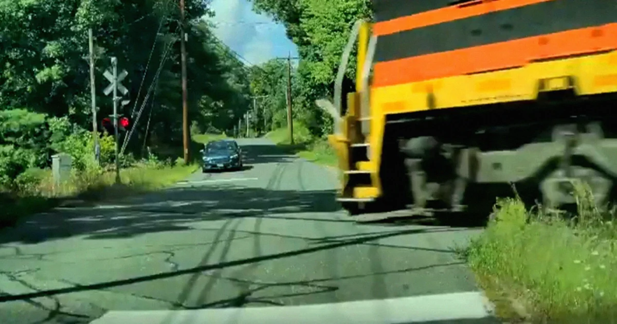 Teslas Are Still Driving Into Oncoming Freight Trains, Raising Alarms About Persistent FSD Flaws and Regulatory Oversight