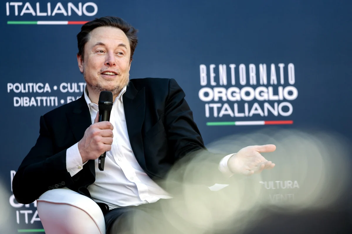 Elon Musk Is Insisting He Knows More About Chess Than Chess.com